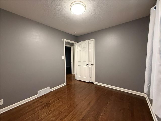 8811 E 84th Street, Raytown, MO 64138