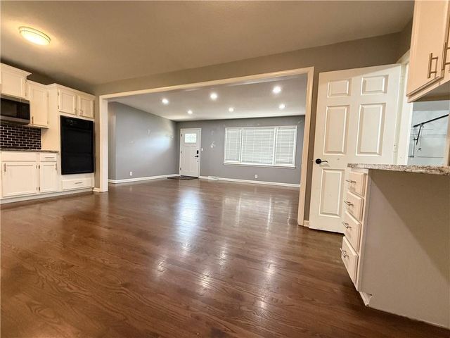 8811 E 84th Street, Raytown, MO 64138