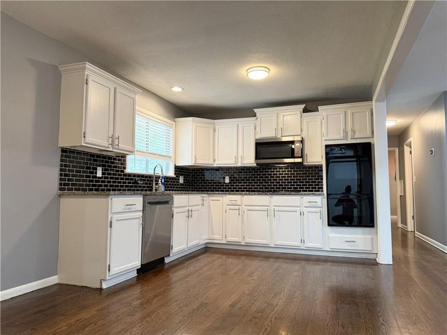 8811 E 84th Street, Raytown, MO 64138