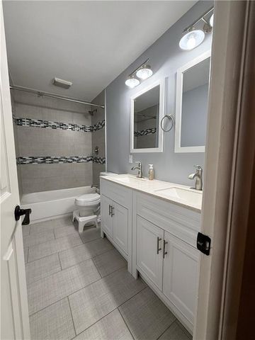 8811 E 84th Street, Raytown, MO 64138