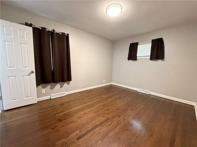 8811 E 84th Street, Raytown, MO 64138