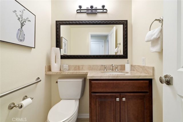 10831 Roycroft 27, Sun Valley, CA 91352