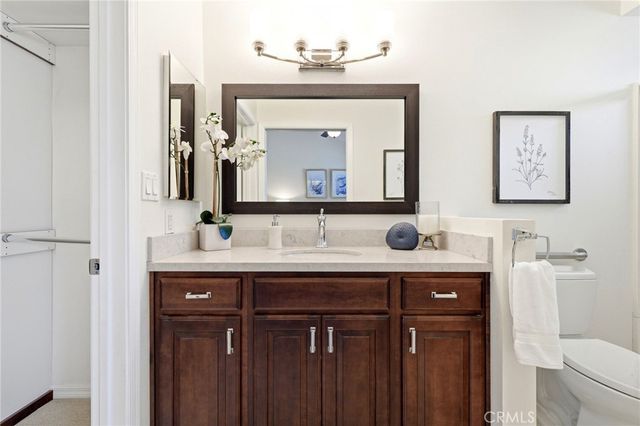 10831 Roycroft 27, Sun Valley, CA 91352