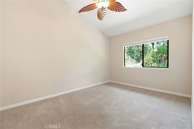 10831 Roycroft 27, Sun Valley, CA 91352