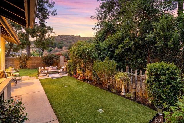 10831 Roycroft 27, Sun Valley, CA 91352