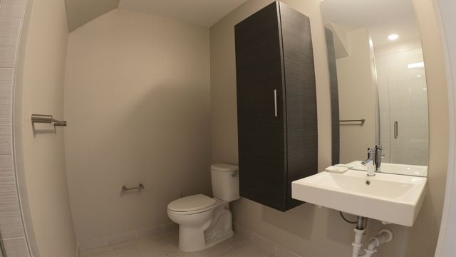 229 Park Avenue LW-21, Clarendon Hills, IL 60514
