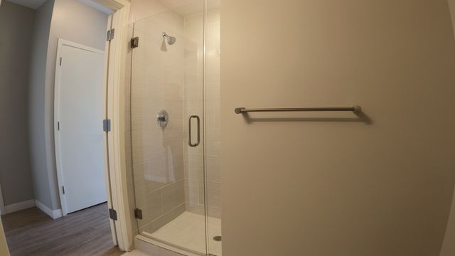 229 Park Avenue LW-21, Clarendon Hills, IL 60514