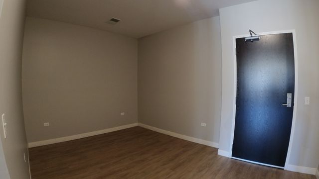 229 Park Avenue LW-21, Clarendon Hills, IL 60514