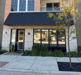 229 Park Avenue LW-21, Clarendon Hills, IL 60514