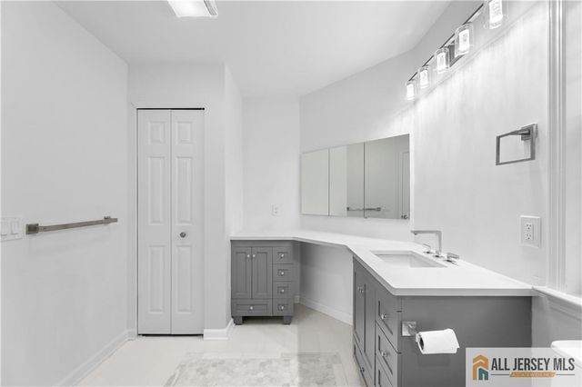 13 Canterbury Drive 13E, Monroe, NJ 08831