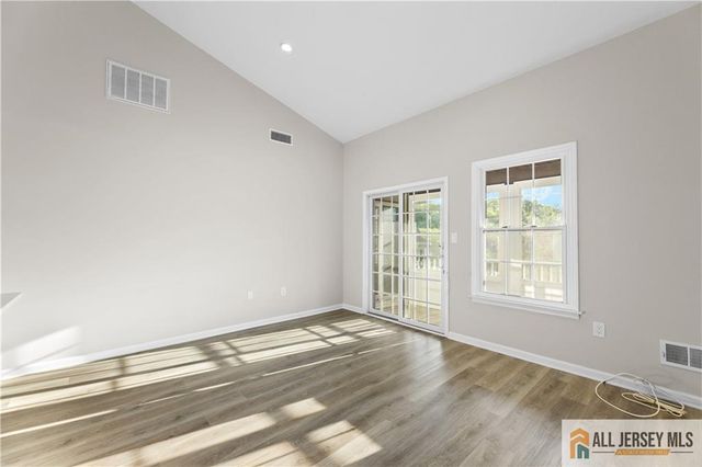 13 Canterbury Drive 13E, Monroe, NJ 08831