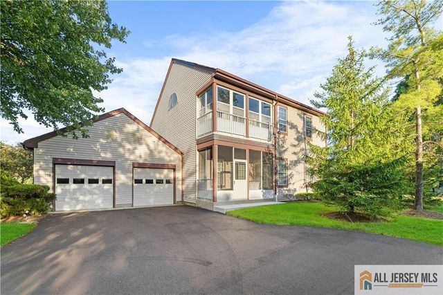 13 Canterbury Drive 13E, Monroe, NJ 08831