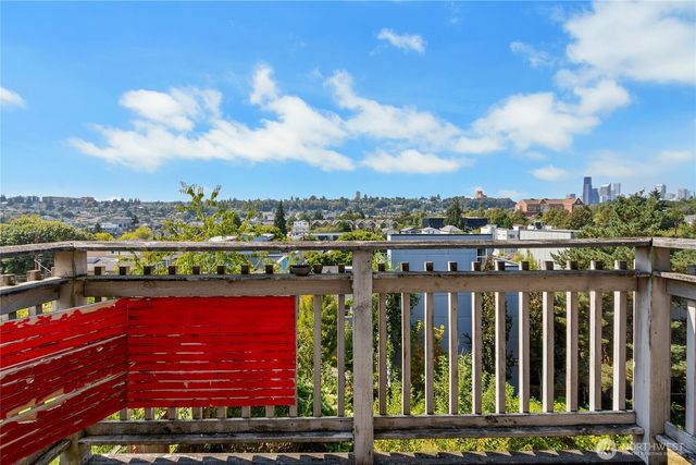 1735 28th Avenue S, Seattle, WA 98144