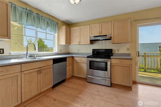 1735 28th Avenue S, Seattle, WA 98144