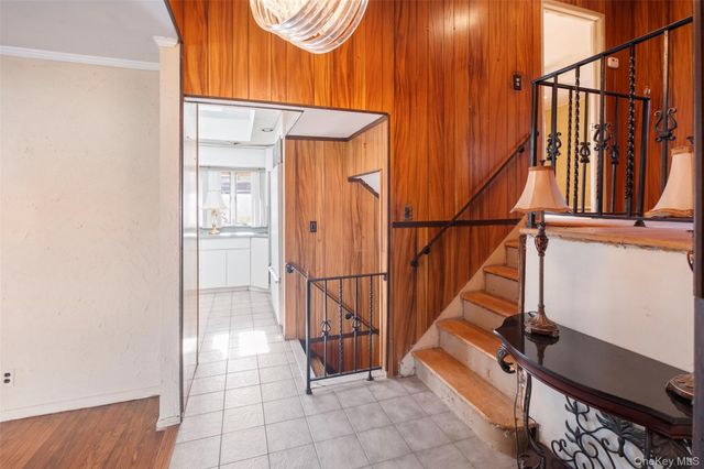 19 Birchwood Park Drive, Syosset, NY 11791