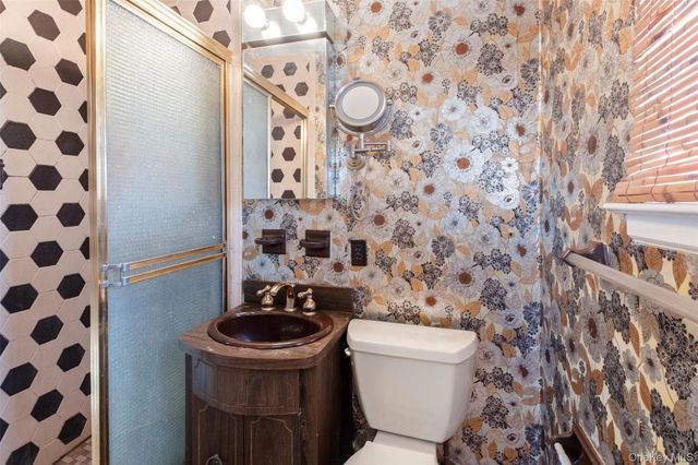 19 Birchwood Park Drive, Syosset, NY 11791