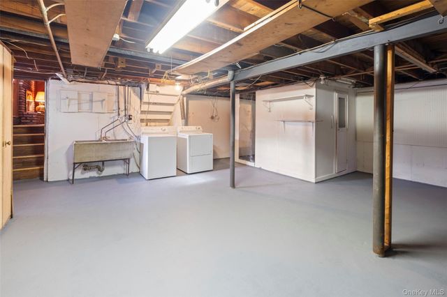 19 Birchwood Park Drive, Syosset, NY 11791