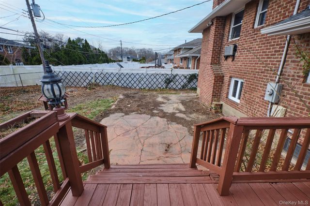 19 Birchwood Park Drive, Syosset, NY 11791