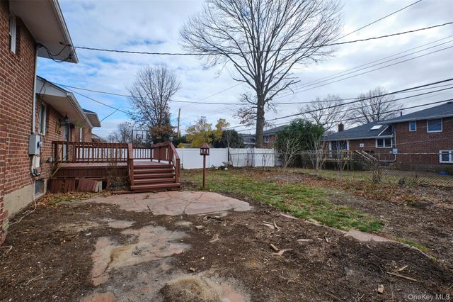 19 Birchwood Park Drive, Syosset, NY 11791