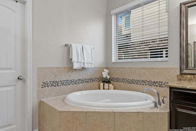 14002 Pikesdale, San Antonio, TX 78253