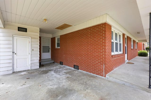 196 W Erskine Drive, Danville, KY 40422