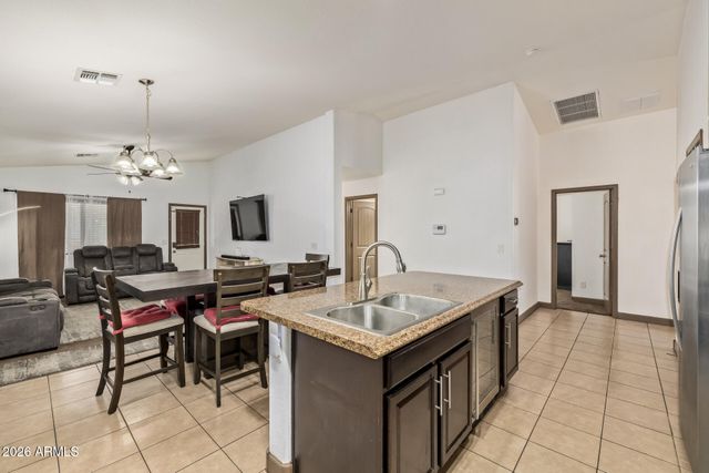 1129 E JAHNS Drive, Casa Grande, AZ 85122