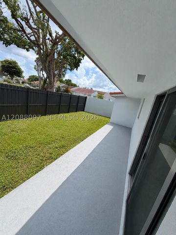 15337 SW 80th Ln, Miami, FL 33193