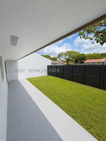 15337 SW 80th Ln, Miami, FL 33193