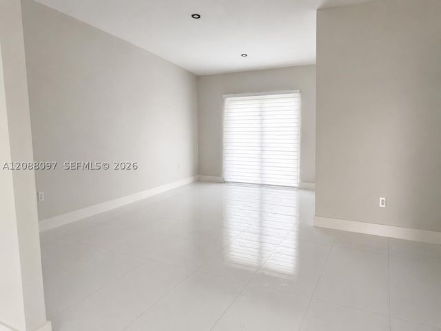 15337 SW 80th Ln, Miami, FL 33193