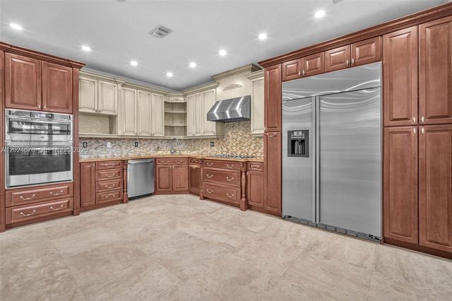 2155 SW 156th Ct, Miami, FL 33185
