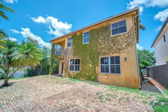2155 SW 156th Ct, Miami, FL 33185