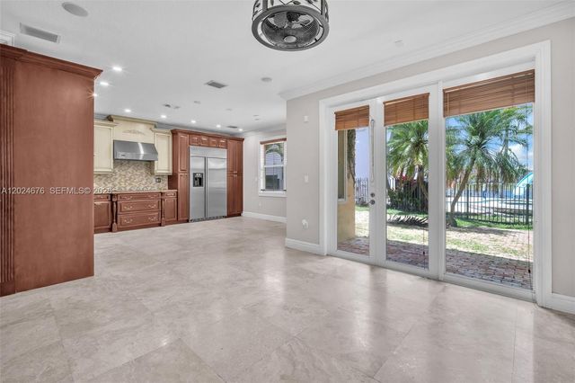 2155 SW 156th Ct, Miami, FL 33185