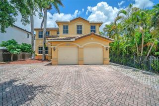 2155 SW 156th Ct, Miami, FL 33185