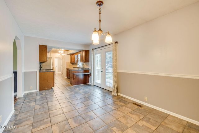 404 South Valley View Circle, Kingsport, TN 37664