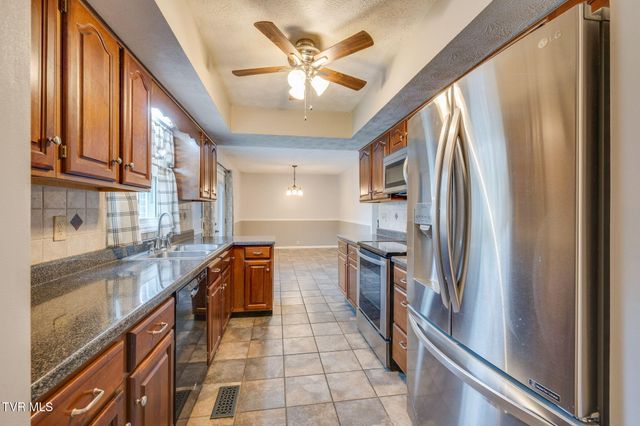 404 South Valley View Circle, Kingsport, TN 37664