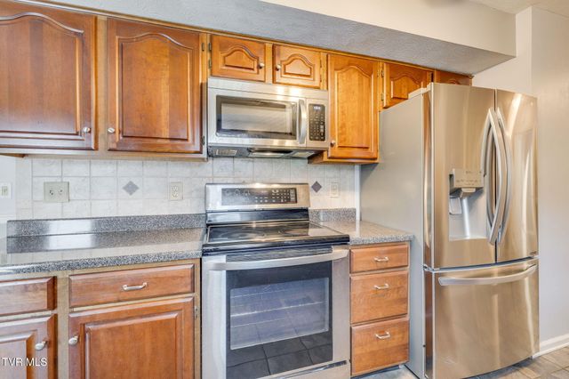404 South Valley View Circle, Kingsport, TN 37664