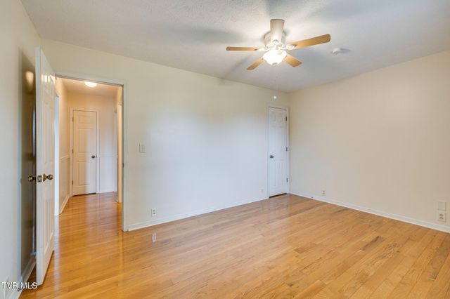 404 South Valley View Circle, Kingsport, TN 37664