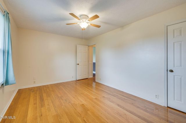 404 South Valley View Circle, Kingsport, TN 37664