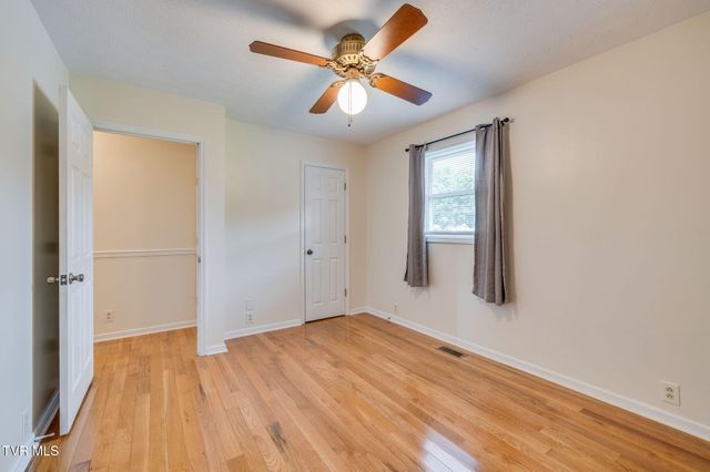 404 South Valley View Circle, Kingsport, TN 37664