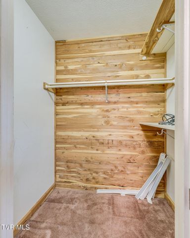 404 South Valley View Circle, Kingsport, TN 37664