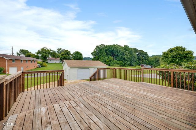 404 South Valley View Circle, Kingsport, TN 37664