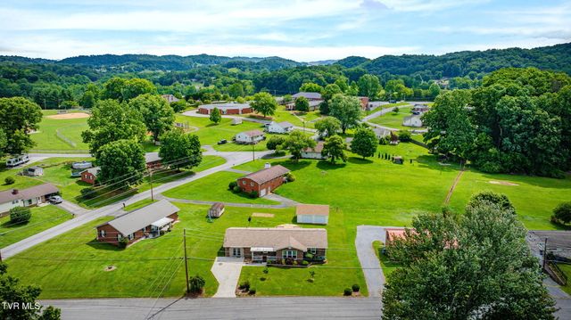 404 South Valley View Circle, Kingsport, TN 37664
