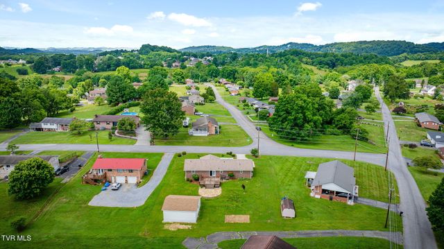404 South Valley View Circle, Kingsport, TN 37664