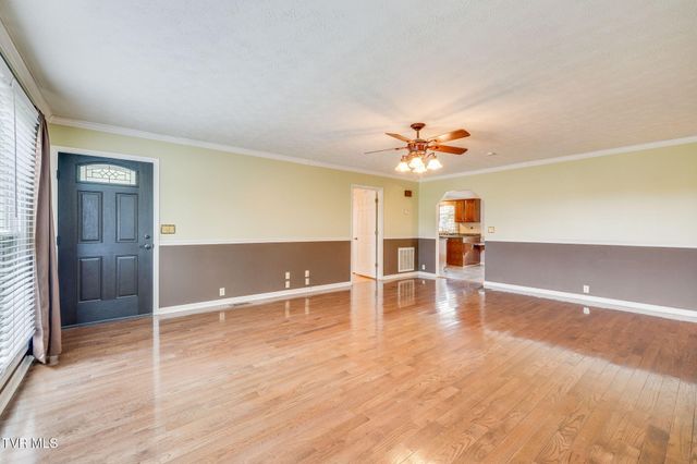 404 South Valley View Circle, Kingsport, TN 37664