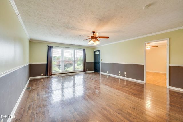 404 South Valley View Circle, Kingsport, TN 37664