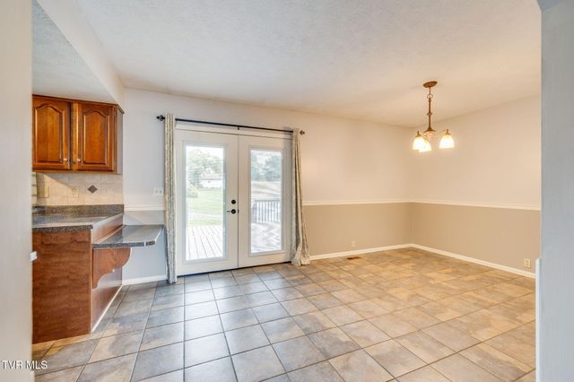 404 South Valley View Circle, Kingsport, TN 37664