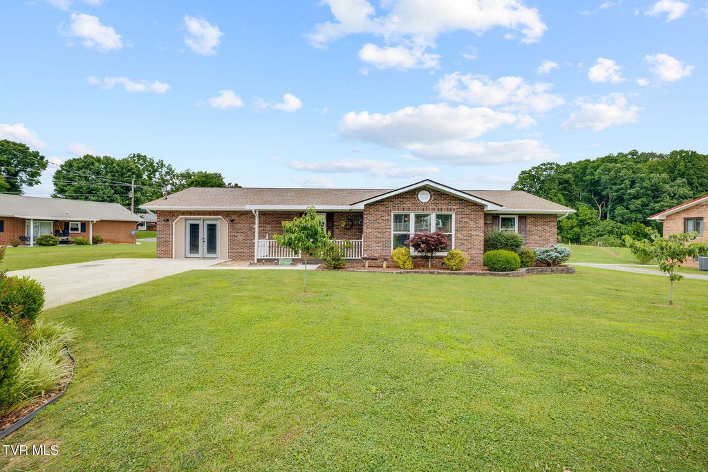 404 South Valley View Circle, Kingsport, TN 37664
