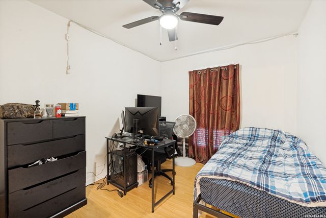 4755 CRESTED GRV, San Antonio, TX 78217