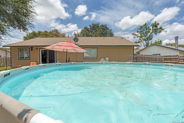 4755 CRESTED GRV, San Antonio, TX 78217