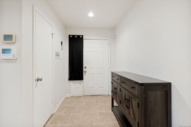 4755 CRESTED GRV, San Antonio, TX 78217